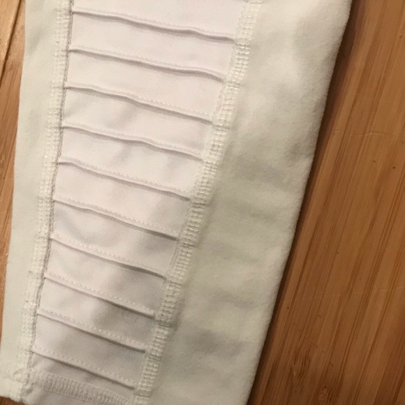 Alo Yoga Moto Leggings - Picture 4 of 5